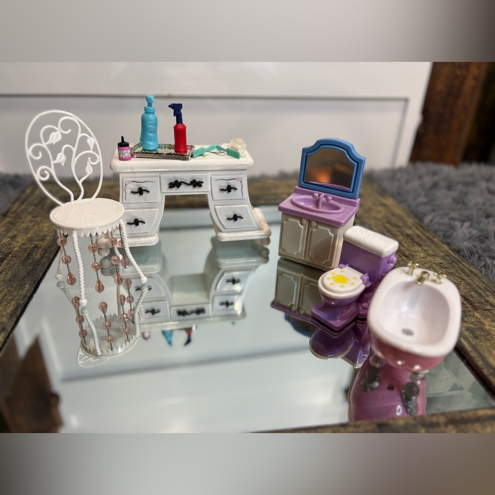 Miniature Dollhouse Bathroom Set Tub Toilet Sink Vanity Chair Furniture Lot